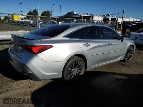2021 Toyota Avalon Hybrid XSE z VIN 4T1EA1AB7MU005523, wystawiony jako Copart lot #56485694 z przebiegiem 117 297 mil mil oraz Szkoda całkowita • Salvage title. Historia ofert i sprzedaży dostępna na DreamBid. Obrazek 3.