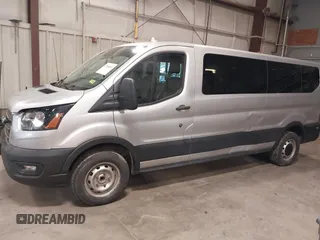 2020 Ford Transit Passenger XL z VIN 1FBAX2Y87LKB00485, wystawiony jako IAAI lot #42188056 z przebiegiem 52 144 mil mil oraz . Historia ofert i sprzedaży dostępna na DreamBid. Obrazek 14.