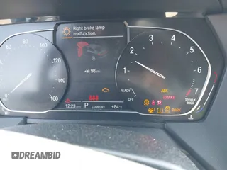 2020 BMW 2 Series 228i xDrive z VIN WBA73AK09L7F87108, wystawiony jako IAAI lot #42061198 z przebiegiem 43 232 mil mil oraz . Historia ofert i sprzedaży dostępna na DreamBid. Obrazek 7.
