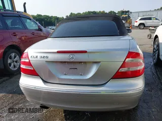 2005 Mercedes-Benz CLK 320 z VIN WDBTK65J85F150968, wystawiony jako IAAI lot #42390264 z przebiegiem 151 325 mil mil oraz . Historia ofert i sprzedaży dostępna na DreamBid. Obrazek 16.