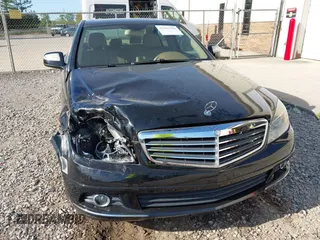 2008 Mercedes-Benz C 300 Sport z VIN WDDGF54X38F138356, wystawiony jako IAAI lot #41991750 z przebiegiem 128 673 mil mil oraz . Historia ofert i sprzedaży dostępna na DreamBid. Obrazek 6.