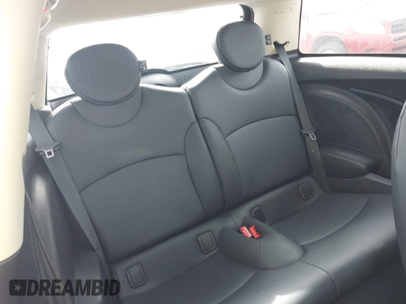 2012 MINI Hardtop с VIN WMWSU3C53CT539928, выставлен на аукционе IAAI как лот 42060966 с пробегом 147 343 миль миль и . История ставок и продаж доступна на DreamBid. Изображение 8.