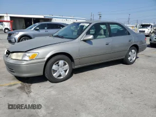 2001 Toyota Camry CE z VIN JT2BG22K210580487, wystawiony jako Copart lot #58864975 z przebiegiem 146 826 mil mil oraz Szkoda całkowita • Salvage title. Historia ofert i sprzedaży dostępna na DreamBid. Obrazek 1.