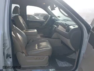 2009 Chevrolet Suburban LTZ with VIN 1GNFK36349R289729, listed as a IAAI auction lot 41638016 with 187,674 mi miles. Bid and sale history available at carsss.com. Image 5.