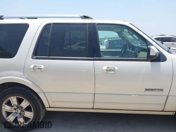 2008 Ford Expedition Limited z VIN 1FMFU19588LA51660, wystawiony jako IAAI lot #42322574 z przebiegiem 267 537 mil mil oraz . Historia ofert i sprzedaży dostępna na DreamBid. Obrazek 13.