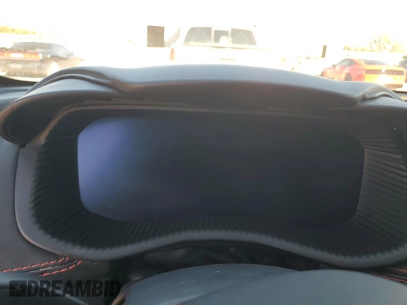 2021 Aston Martin DBX z VIN SCFVUJAW8MTV02134, wystawiony jako Copart lot #72456004 z przebiegiem Nie podano mil oraz Szkoda całkowita • Salvage title. Historia ofert i sprzedaży dostępna na DreamBid. Obrazek 9.