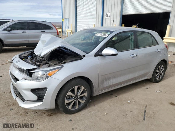 2021 Kia Rio 5-Door S with VIN 3KPA25AD8ME397371, listed as a Copart auction lot 87277984 with 131,232 mi miles and Salvage Title. Bid and sale history available at carsss.com. Image 1.