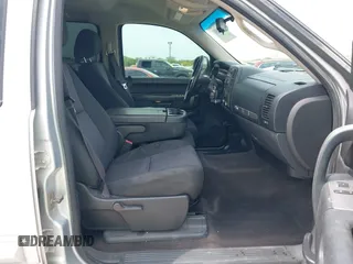 2013 Chevrolet Silverado 1500 LT with VIN 3GCPCSE08DG297496, listed as a IAAI auction lot 42046611 with 246,657 mi miles and . Bid and sale history available at DreamBid. Image 5.