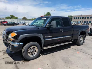 2006 GMC Sierra 2500HD SLT z VIN 1GTHK29D76E173105, wystawiony jako Copart lot #56940725 z przebiegiem 303 246 mil mil oraz Szkoda całkowita • Salvage title. Historia ofert i sprzedaży dostępna na DreamBid. Obrazek 1.