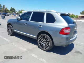2005 Porsche Cayenne S с VIN WP1AB29PX5LA62410, выставлен на аукционе IAAI как лот 42692213 с пробегом 145 134 миль миль и . История ставок и продаж доступна на DreamBid. Изображение 3.