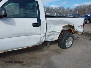2006 Chevrolet Silverado 1500 Work Truck with VIN 1GCEK14XX6Z282116, listed as a IAAI auction lot 41864276 with 227,306 mi miles. Bid and sale history available at carsss.com. Image 6.