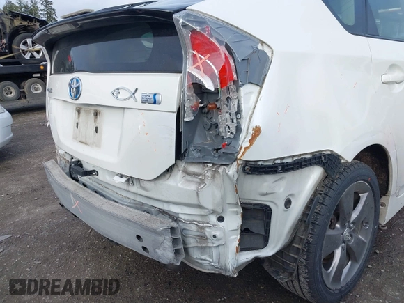 2015 Toyota Prius Four with VIN JTDKN3DU9F0419871, listed as a IAAI auction lot 41598677 with 122,978 mi miles. Bid and sale history available at carsss.com. Image 6.