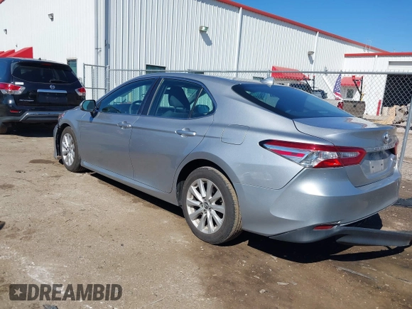 2020 Toyota Camry LE with VIN 4T1C11AK4LU302190, listed as a IAAI auction lot 41625262 with 61,337 mi miles. Bid and sale history available at carsss.com. Image 15.