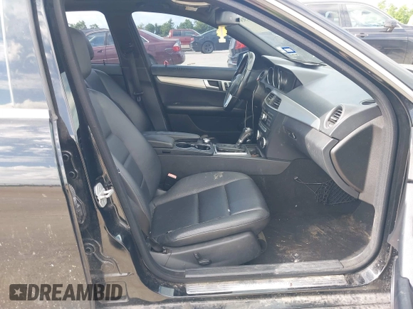 2013 Mercedes-Benz C 300 Sport с VIN WDDGF8AB0DR296995, выставлен на аукционе IAAI как лот 42663030 с пробегом 140 805 миль миль и . История ставок и продаж доступна на DreamBid. Изображение 5.