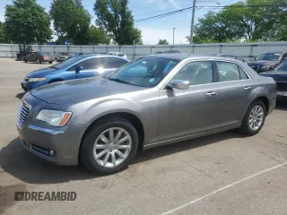 2011 Chrysler 300 Limited z VIN 2C3CA5CGXBH514778, wystawiony jako Copart lot #56010745 z przebiegiem 171 385 mil mil oraz Szkoda całkowita • Salvage title. Historia ofert i sprzedaży dostępna na DreamBid. Obrazek 1.