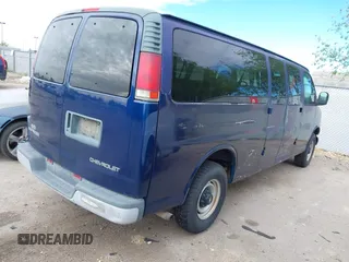 2002 Chevrolet Express with VIN 1GAHG39RX21222715, listed as a IAAI auction lot 42201370 with 107,516 mi miles. Bid and sale history available at carsss.com. Image 4.
