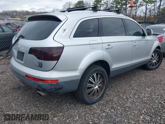 2008 Audi Q7 4.2L Premium with VIN WA1BV74L28D054633, listed as a IAAI auction lot 42026140 with 999,999 mi miles. Bid and sale history available at carsss.com. Image 4.