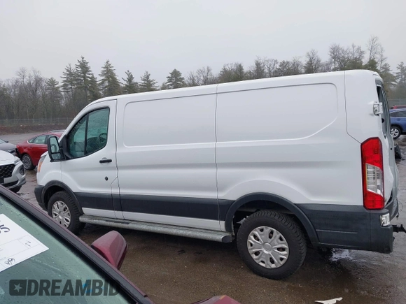 2017 Ford Transit z VIN 1FTYR1YM4HKB00043, wystawiony jako IAAI lot #41849561 z przebiegiem 105 364 mil mil oraz . Historia ofert i sprzedaży dostępna na DreamBid. Obrazek 14.