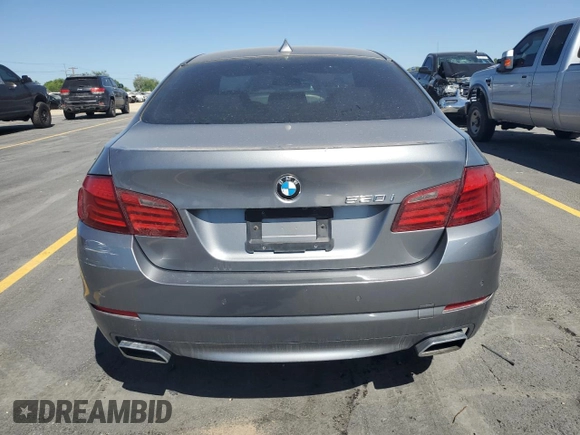 2011 BMW 5 Series 550i z VIN WBAFR9C52BC618124, wystawiony jako Copart lot #60330665 z przebiegiem 82 674 mil mil oraz Czysty tytuł • Clean title. Historia ofert i sprzedaży dostępna na DreamBid. Obrazek 6.