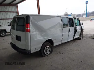 2019 Chevrolet Express Cargo z VIN 1GCWGBFG0K1248106, wystawiony jako IAAI lot #41415517 z przebiegiem Nie podano mil oraz . Historia ofert i sprzedaży dostępna na DreamBid. Obrazek 4.