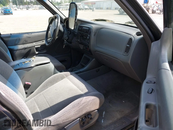 2001 Mercury Mountaineer with VIN 4M2ZU86P21UJ09305, listed as a IAAI auction lot 42527810 with 181,147 mi miles and . Bid and sale history available at DreamBid. Image 5.