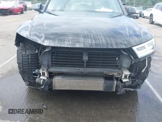 2018 Audi Q5 Premium Plus z VIN WA1BNAFY6J2100245, wystawiony jako IAAI lot #42295572 z przebiegiem 73 731 mil mil oraz . Historia ofert i sprzedaży dostępna na DreamBid. Obrazek 6.