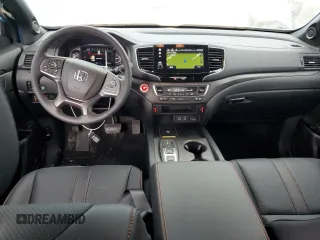 2025 Honda Passport TrailSport z VIN 5FNYF8H65SB009838, wystawiony jako Copart lot #87318814 z przebiegiem 2222 mil mil oraz Szkody całkowita. Historia ofert i sprzedaży dostępna na DreamBid. Obrazek 8.