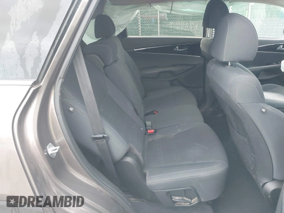 2019 Kia Sorento LX with VIN 5XYPGDA32KG429289, listed as a IAAI auction lot 40030977 with 53,579 mi miles. Bid and sale history available at carsss.com. Image 8.