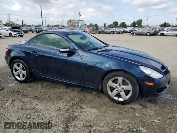 2007 Mercedes-Benz SLK 280 z VIN WDBWK54F97F146600, wystawiony jako Copart lot #51178005 z przebiegiem 158 086 mil mil oraz Czysty tytuł • Clean title. Historia ofert i sprzedaży dostępna na DreamBid. Obrazek 4.