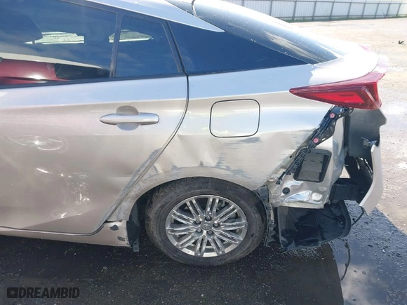 2021 Toyota Prius Prime LE with VIN JTDKAMFP2M3182760, listed as a IAAI auction lot 41593981 with NaN miles. Bid and sale history available at carsss.com. Image 21.