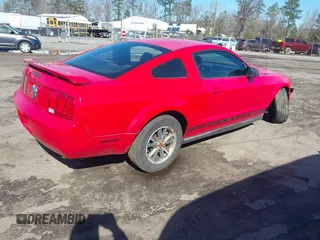2005 Ford Mustang Deluxe with VIN 1ZVFT80N255128730, listed as a IAAI auction lot 41821271 with 324,513 mi miles. Bid and sale history available at carsss.com. Image 4.