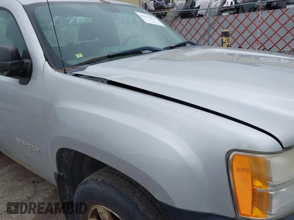 2010 GMC Sierra 1500 Work Truck z VIN 1GTPCTEX1AZ209435, wystawiony jako IAAI lot #42252554 z przebiegiem 172 989 mil mil oraz . Historia ofert i sprzedaży dostępna na DreamBid. Obrazek 14.