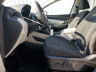 2024 Hyundai Tucson SEL z VIN 5NMJBCDE9RH329413, wystawiony jako Copart lot #58324545 z przebiegiem 52 373 mil mil oraz Nie do naprawy • Non repairable. Historia ofert i sprzedaży dostępna na DreamBid. Obrazek 7.