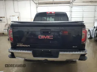 2017 GMC Sierra 1500 SLT z VIN 3GTU2NEC1HG211372, wystawiony jako Copart lot #56509595 z przebiegiem 72 150 mil mil oraz Szkody całkowita. Historia ofert i sprzedaży dostępna na DreamBid. Obrazek 6.