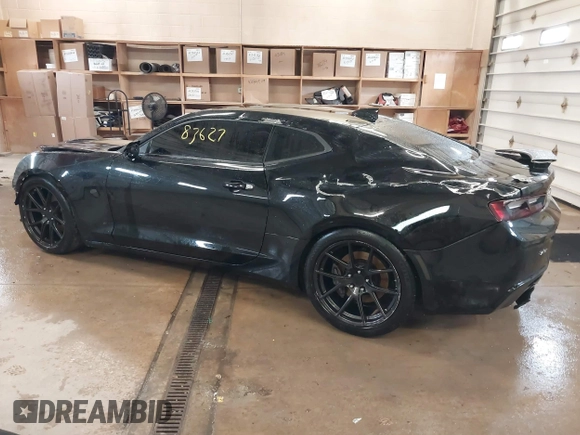 2018 Chevrolet Camaro 2SS with VIN 1G1FG1R76J0102070, listed as a IAAI auction lot 41863627 with 42,050 mi miles and . Bid and sale history available at DreamBid. Image 3.