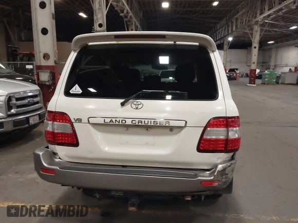 2006 Toyota Land Cruiser with VIN JTEHT05J562097054, listed as a IAAI auction lot 41539648 with 286,946 mi miles. Bid and sale history available at carsss.com. Image 16.