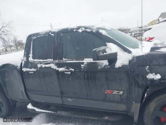 2018 Chevrolet Silverado 1500 LT with VIN 1GCVKRECXJZ116262, listed as a IAAI auction lot 41572273 with 221,864 mi miles. Bid and sale history available at carsss.com. Image 13.