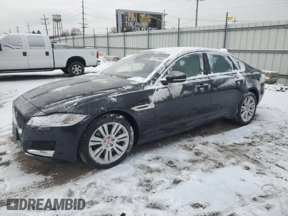 2016 Jaguar XF 35t Premium z VIN SAJBD4BV6GCY11860, wystawiony jako Copart lot #41879565 z przebiegiem 42 304 mil mil oraz Szkoda całkowita • Salvage title. Historia ofert i sprzedaży dostępna na DreamBid. Obrazek 1.