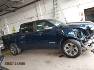 2019 Ram 1500 Big Horn z VIN 1C6SRFFT5KN762580, wystawiony jako IAAI lot #41858654 z przebiegiem 57 801 mil mil oraz . Historia ofert i sprzedaży dostępna na DreamBid. Obrazek 13.