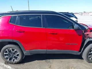 2020 Jeep Compass Trailhawk z VIN 3C4NJDDB5LT162915, wystawiony jako IAAI lot #41654603 z przebiegiem 89 316 mil mil oraz . Historia ofert i sprzedaży dostępna na DreamBid. Obrazek 14.