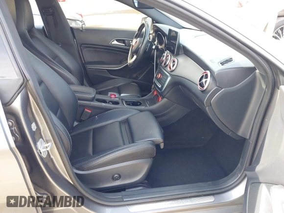 2017 Mercedes-Benz CLA 250 z VIN WDDSJ4EB7HN490559, wystawiony jako IAAI lot #41934154 z przebiegiem Nie podano mil oraz . Historia ofert i sprzedaży dostępna na DreamBid. Obrazek 5.