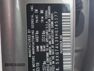 2017 Kia Optima LX z VIN 5XXGT4L39HG145177, wystawiony jako Copart lot #60288975 z przebiegiem 89 237 mil mil oraz Szkoda całkowita • Salvage title. Historia ofert i sprzedaży dostępna na DreamBid. Obrazek 13.