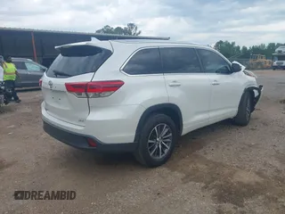 2017 Toyota Highlander XLE with VIN 5TDKZRFH2HS517308, listed as a IAAI auction lot 42170331 with 149,176 mi miles and . Bid and sale history available at DreamBid. Image 4.