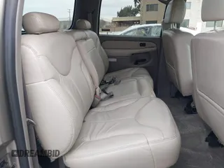 2000 GMC Yukon XL SLT with VIN 3GKFK16T8YG214595, listed as a IAAI auction lot 41718828 with 289,483 mi miles. Bid and sale history available at carsss.com. Image 8.
