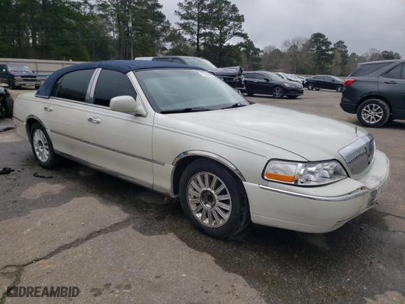 2005 Lincoln Town Car Signature with VIN 1LNHM81W15Y629313, listed as a Copart auction lot 47519065 with 180,971 mi miles and Salvage Title. Bid and sale history available at carsss.com. Image 4.