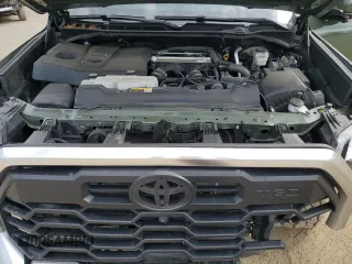 2022 Toyota Tundra Limited with VIN 5TFJA5DB8NX018965, listed as a Copart auction lot 55242405 with 29,277 mi miles and Salvage title. Bid and sale history available at DreamBid. Image 11.
