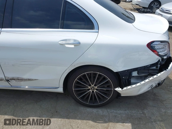 2020 Mercedes-Benz C 300 with VIN 55SWF8DB8LU324658, listed as a IAAI auction lot 42034783 with 71,467 mi miles and . Bid and sale history available at DreamBid. Image 6.