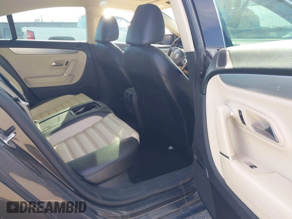 2010 Volkswagen CC Lux Plus with VIN WVWHN7AN1AE542428, listed as a IAAI auction lot 40251462 with 136,899 mi miles. Bid and sale history available at carsss.com. Image 8.