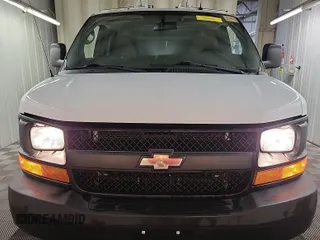 2015 Chevrolet Express Cargo z VIN 1GCWGFCF3F1168503, wystawiony jako IAAI lot #42546933 z przebiegiem 104 968 mil mil oraz . Historia ofert i sprzedaży dostępna na DreamBid. Obrazek 19.