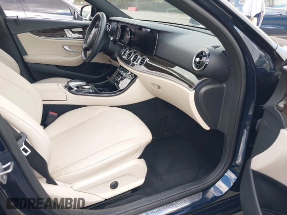 2018 Mercedes-Benz E-Class E 300 with VIN WDDZF4JB4JA374948, listed as a IAAI auction lot 41513301 with 57,579 mi miles. Bid and sale history available at carsss.com. Image 5.